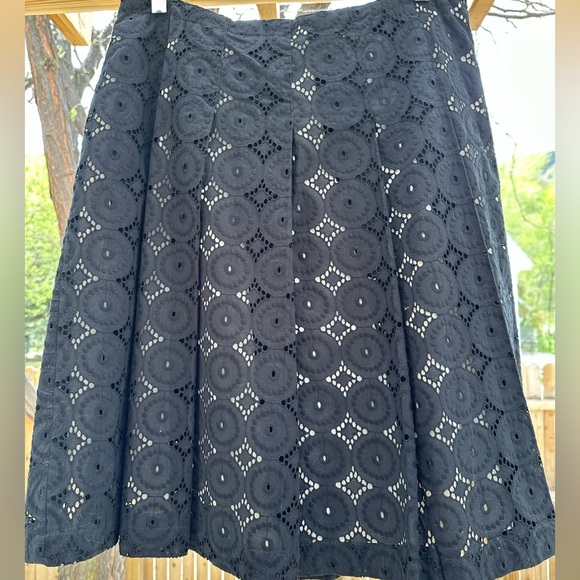 Banana Republic Dresses & Skirts - Banana Republic NWT Black Cotton Eyelet Pleated Knee Length Lined Skirt size 10